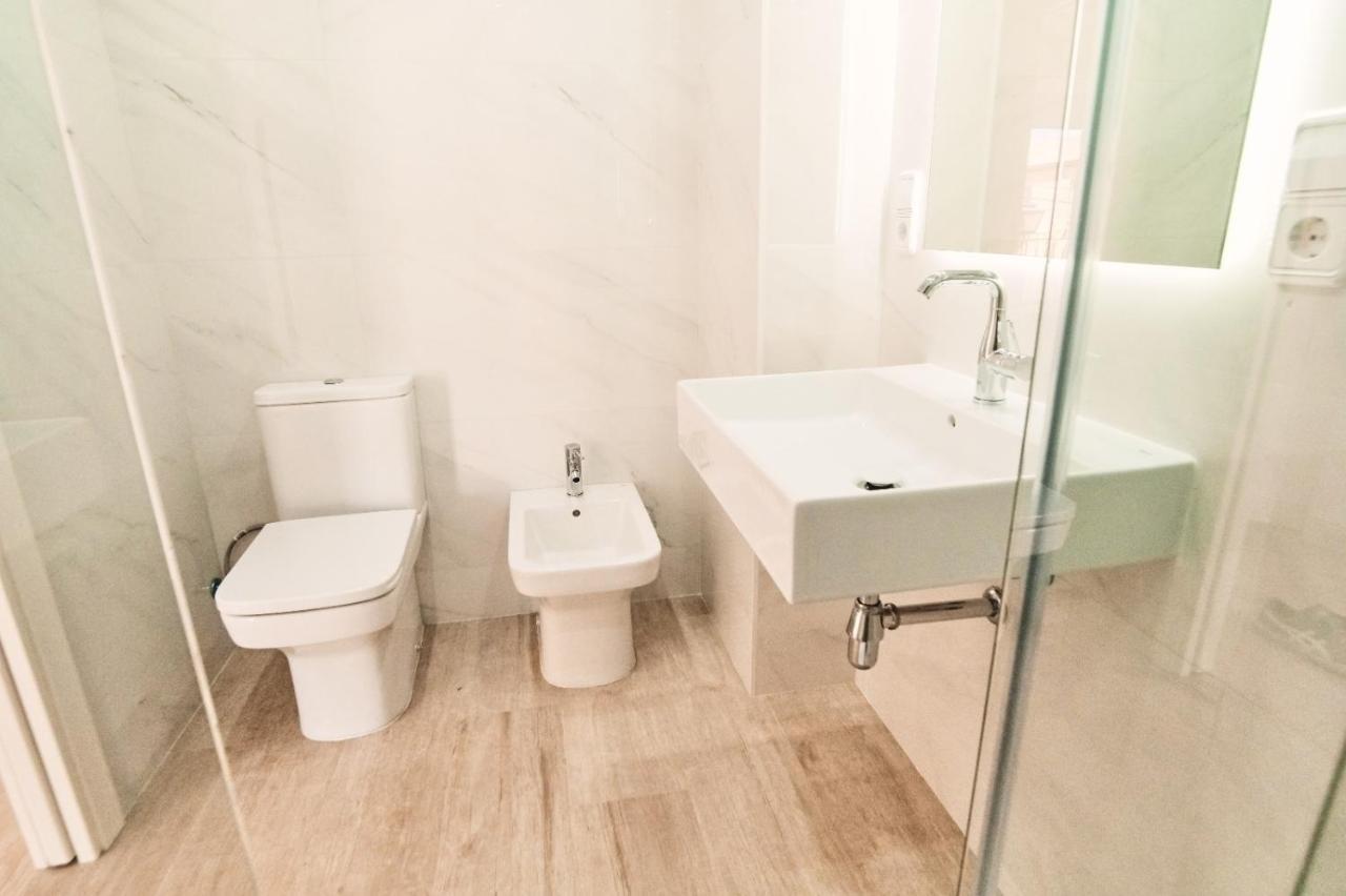 Reposo Sweet Home & Free Parking Севиля Екстериор снимка